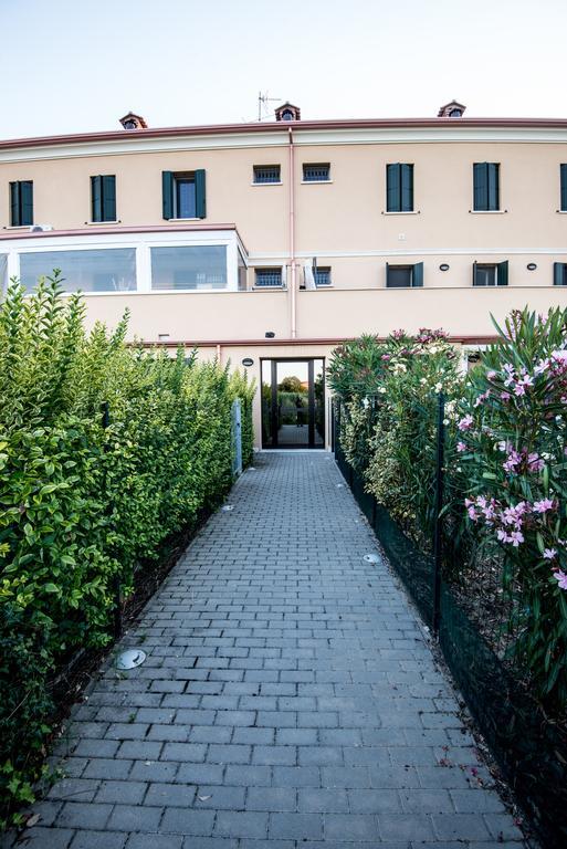 Parco Urbano Lägenhet Ferrara Rum bild