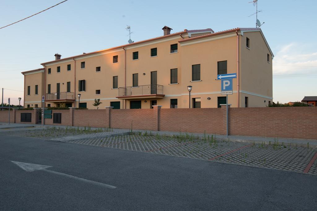 Parco Urbano Lägenhet Ferrara Rum bild
